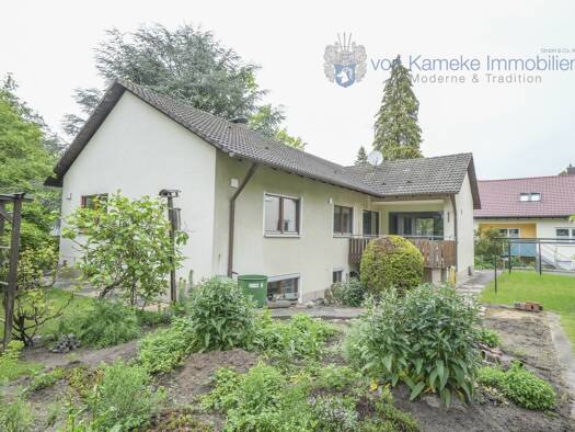 Einfamilienhaus zur Miete 2.200 € 5 Zimmer 213 m² 930 m² Grundstück frei ab sofort Büchenbach Erlangen 91056