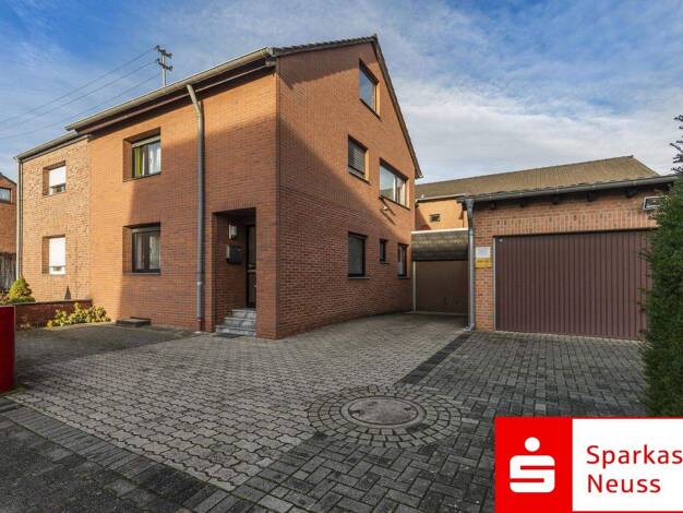 Doppelhaushälfte zum Kauf 768.000 € 11 Zimmer 311 m² 1.200 m² Grundstück Holzbüttgen Kaarst 41564