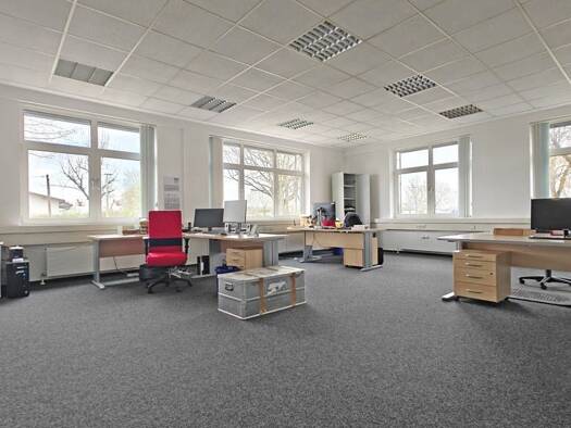 Bürofläche zur Miete 8,50 € 140 m² Bürofläche teilbar ab 101 m² Schwaig Oberding 85445