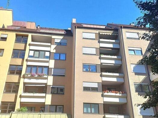 Wohnung zur Miete 1.350 € 4 Zimmer 115 m² 6. Geschoss frei ab sofort Singerstraße 11 Steinbühl Weiterer Innenstadtgürtel Süd 90443