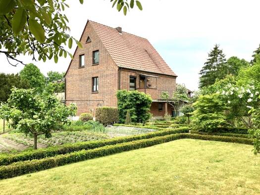 Einfamilienhaus zum Kauf 175.000 € 5 Zimmer 125 m² 771 m² Grundstück Lalendorf 18279