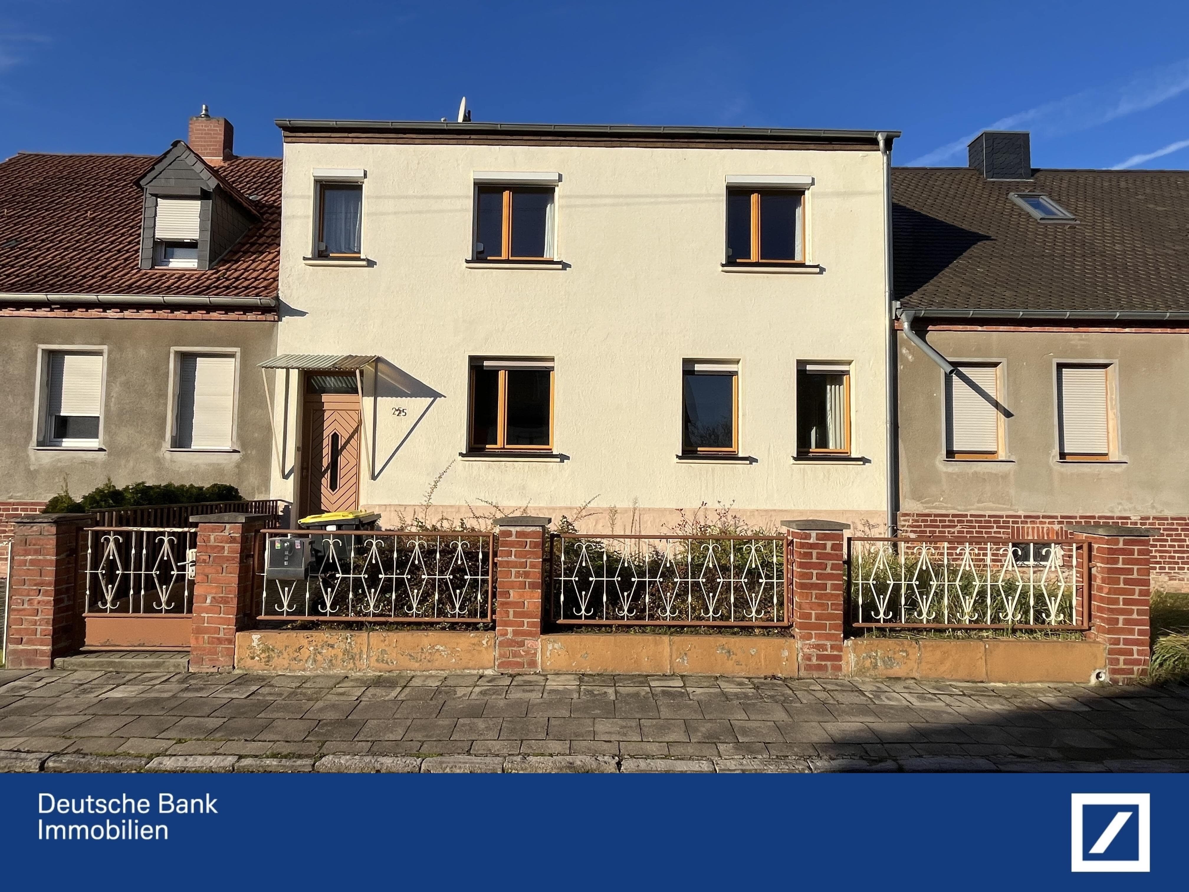 Reihenmittelhaus zum Kauf 82.000 € 7 Zimmer 120 m²<br/>Wohnfläche 225 m²<br/>Grundstück ab sofort<br/>Verfügbarkeit Kleinkühnau Dessau-Roßlau 06846