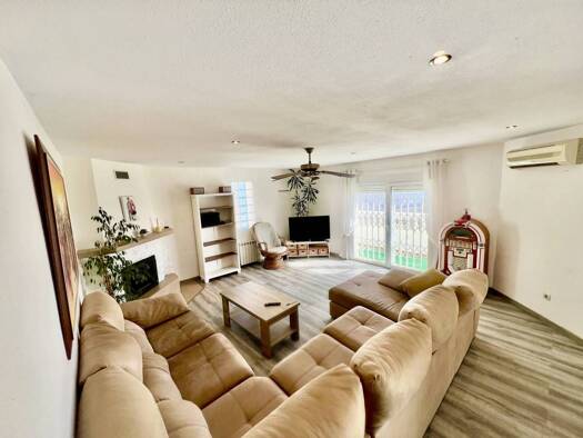 Chalet zum Kauf 377.000 € 5 Zimmer 376 m² 818 m² Grundstück Felix 04728