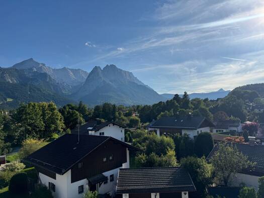 Wohnung zur Miete 1.150 € 2 Zimmer 68,4 m² Geschoss 3/4 frei ab 15.11.2025 Garmisch Garmisch-Partenkirchen 82467