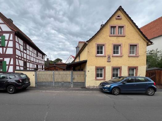 Einfamilienhaus zum Kauf 180.000 € 5 Zimmer 137 m² 323 m² Grundstück Pflaumheim Großostheim 63762
