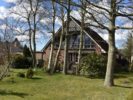 Einfamilienhaus zum Kauf 258.000 € 4 Zimmer 178 m² 645 m² Grundstück Bredstedt 25821