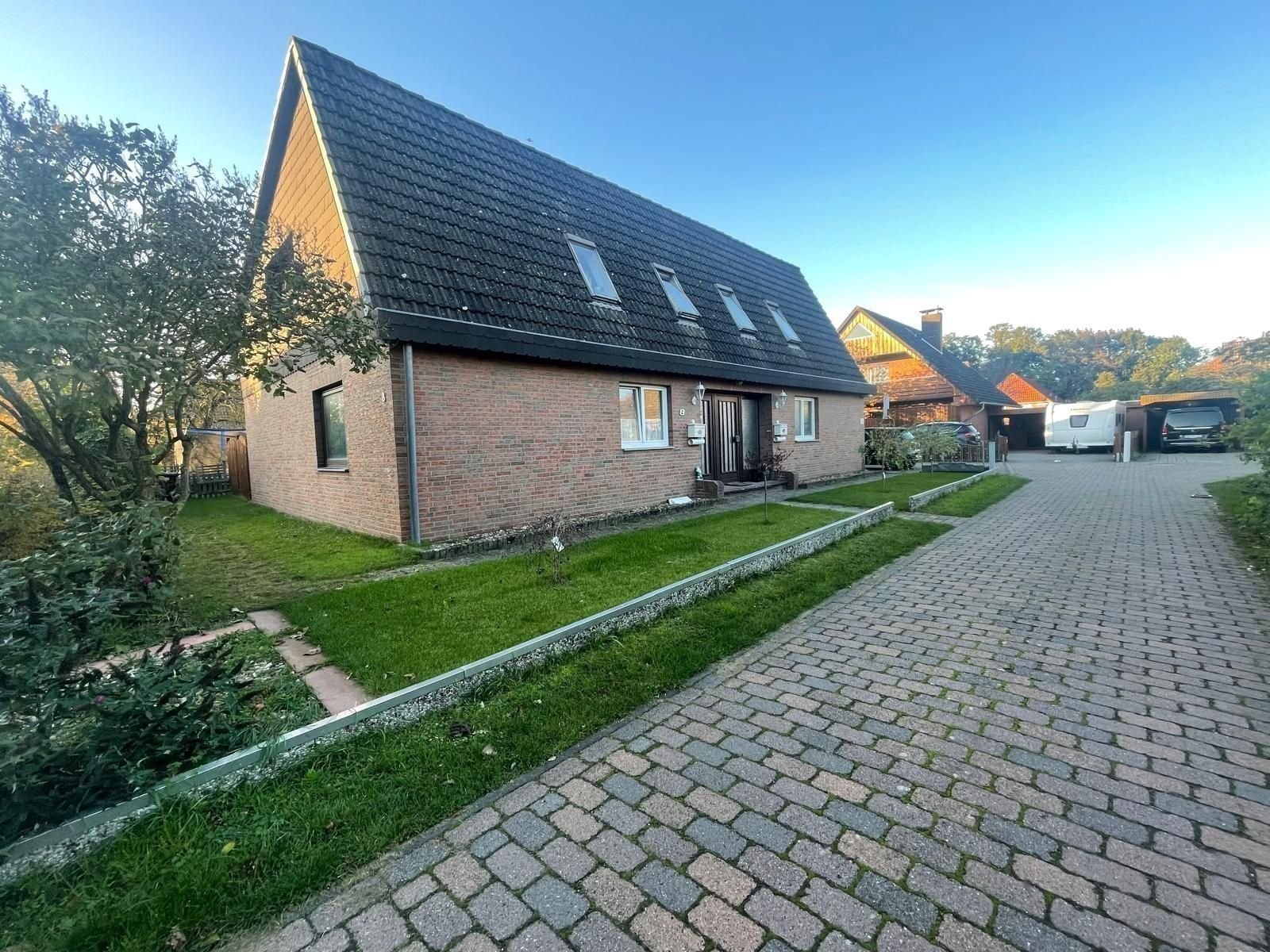 Mehrfamilienhaus zum Kauf 298.000 € 9 Zimmer 216 m²<br/>Wohnfläche 671 m²<br/>Grundstück Hohenaverbergen Kirchlinteln 27308