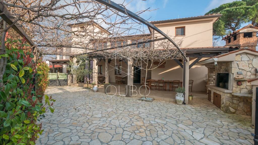 Bürofläche zum Kauf 890.000 € 10 Zimmer 274 m² Bürofläche Porec 52440