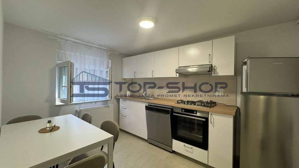 Wohnung zur Miete 1.100 € 2 Zimmer 65 m² Dubrava - Klaka - Mirosevac