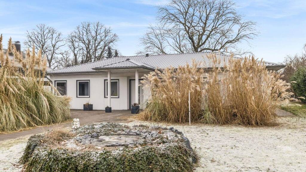 Bungalow zum Kauf 399.000 € 5 Zimmer 157,8 m² 1.601 m² Grundstück Ochtmissen Lüneburg 21339