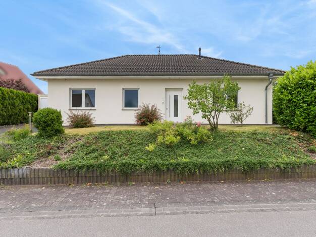 Bungalow zum Kauf 333.000 € 3 Zimmer 92 m² 597 m² Grundstück frei ab sofort Kastel-Staadt 54441