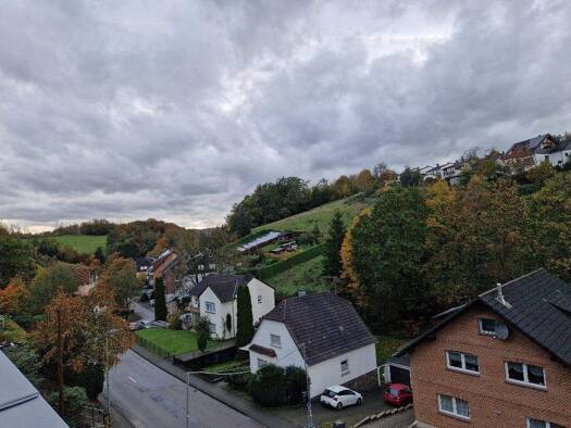 Terrassenwohnung zur Miete 1.130 € 3 Zimmer 87,5 m² 3. Geschoss frei ab 01.12.2026 Lindenstockstraße 31 Bernberg Gummersbach 51647
