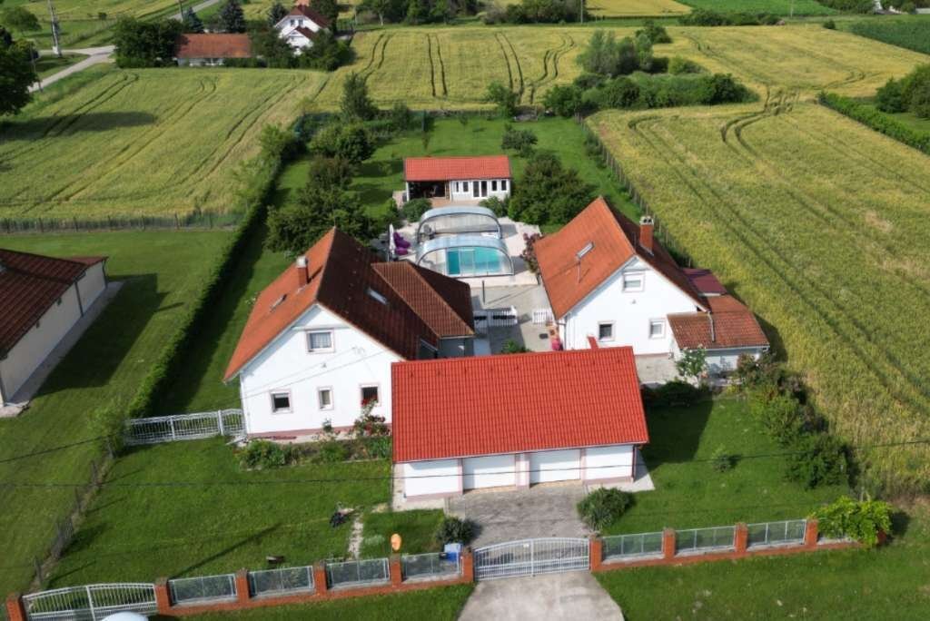 Mehrfamilienhaus zum Kauf 321.500 € 10 Zimmer 240 m²<br/>Wohnfläche 3.000 m²<br/>Grundstück bei Enying 8130