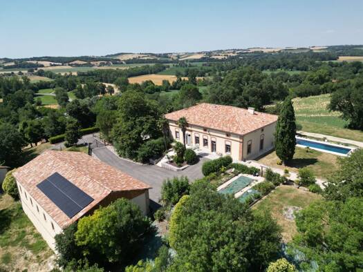 Haus zum Kauf 1.345.000 € 323 m² 11.628 m² Grundstück Casse Martin L'Isle-Jourdain 32600