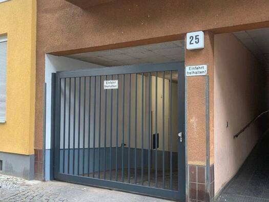 Tiefgaragenstellplatz zur Miete provisionsfrei 107 € Kirchhofstraße 25 Neukölln Berlin 12051