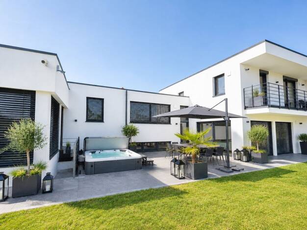 Einfamilienhaus zum Kauf provisionsfrei 1.500.000 € 9 Zimmer 306 m² 1.400 m² Grundstück Ilsfeld Ilsfeld 74360