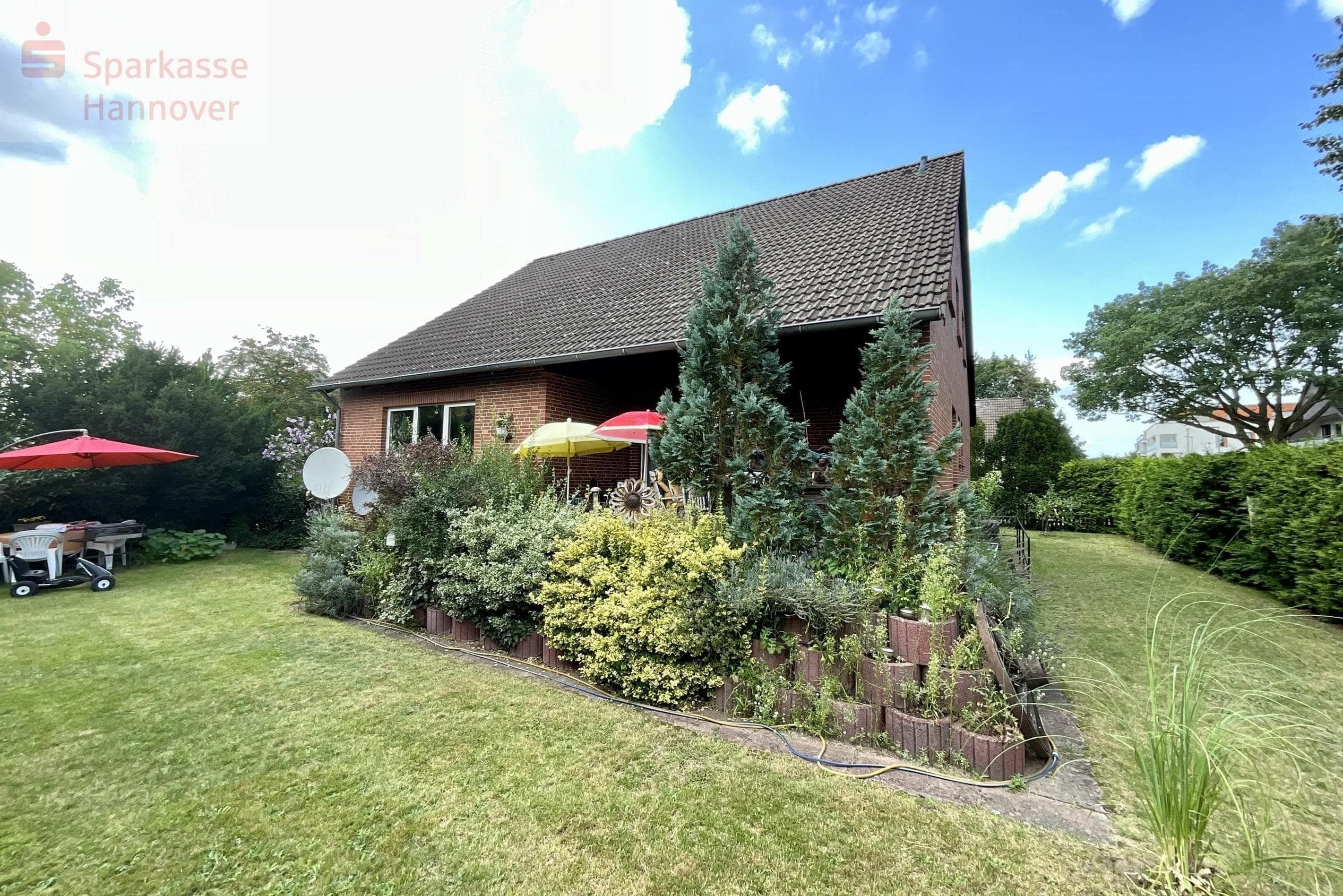 Einfamilienhaus zum Kauf 448.000 € 7 Zimmer 186,9 m²<br/>Wohnfläche 612 m²<br/>Grundstück Altwarmbüchen Isernhagen 30916