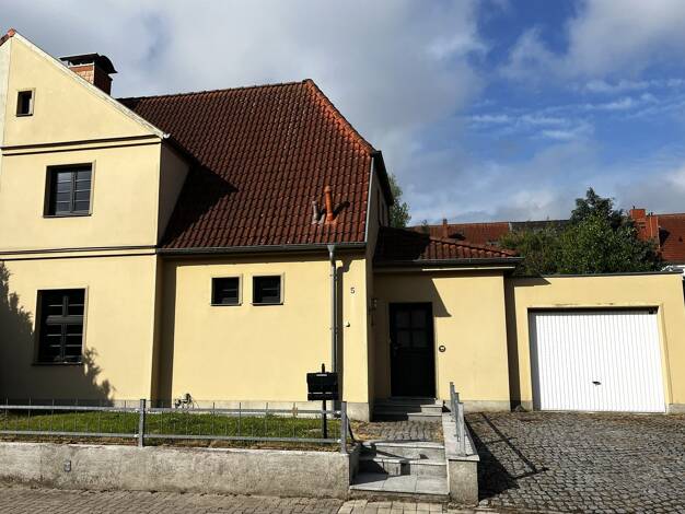 Doppelhaushälfte zum Kauf 749.000 € 5 Zimmer 127 m² 480 m² Grundstück frei ab sofort Stadtmitte Mitte 18055
