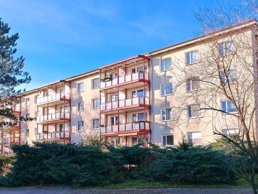 Wohnung zur Miete 332 € 3 Zimmer 62,7 m² 3. Geschoss frei ab sofort Tereschkowastraße 21 Hoyerswerda 02977