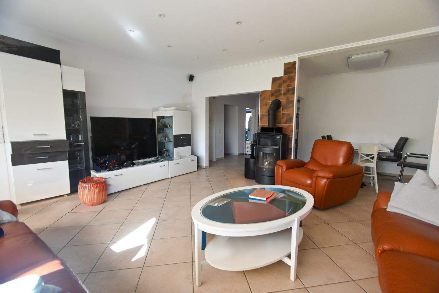 170 m² Gesamtfläche - modernes Reihenhaus mit ausgebautem Untergeschoss