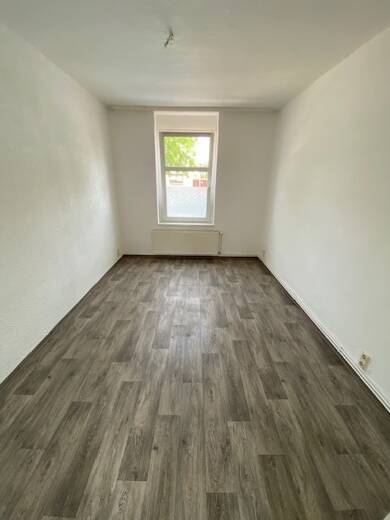 Wohnung zur Miete 258 € 2 Zimmer 43 m² frei ab sofort Königstraße . Osterweddinger Siedlung Magdeburg 39116