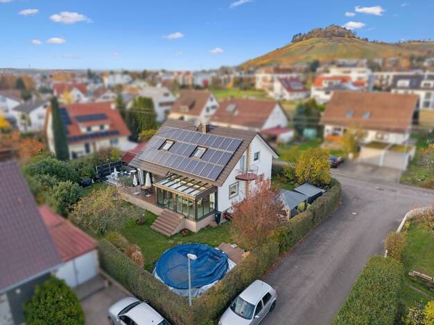 Einfamilienhaus zum Kauf 899.000 € 7 Zimmer 153,8 m² 700 m² Grundstück Neuhausen Metzingen 72555