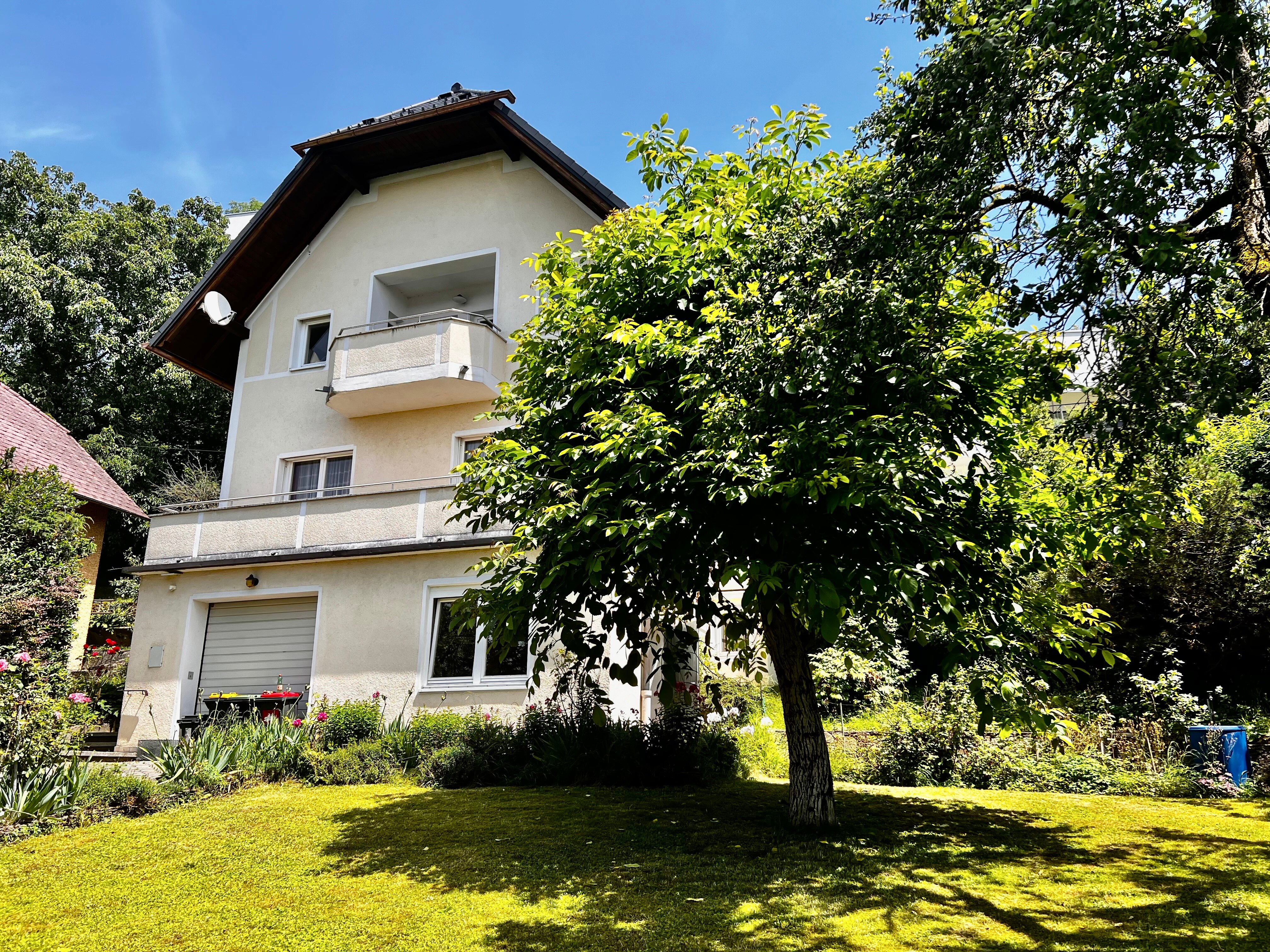 Villa zum Kauf 760.000 € 185 m²<br/>Wohnfläche 858 m²<br/>Grundstück ab sofort<br/>Verfügbarkeit Gmunden 4810