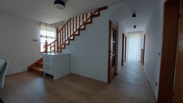 Haus zum Kauf 295.000 € 14 Zimmer 406 m²<br/>Wohnfläche 530 m²<br/>Grundstück Sentjernej 8310