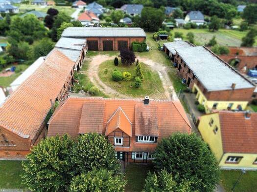 Mehrfamilienhaus zum Kauf als Kapitalanlage geeignet 250.000 € 10 Zimmer 266,1 m² 4.576 m² Grundstück Nitzow Havelberg 39539