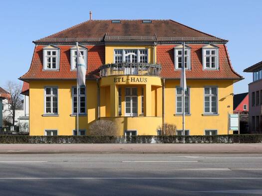 Mehrfamilienhaus zum Kauf 850.000 € 22 Zimmer 604 m² 841 m² Grundstück Friedrich-Engels-Ring 49 Innenstadt Neubrandenburg 17033