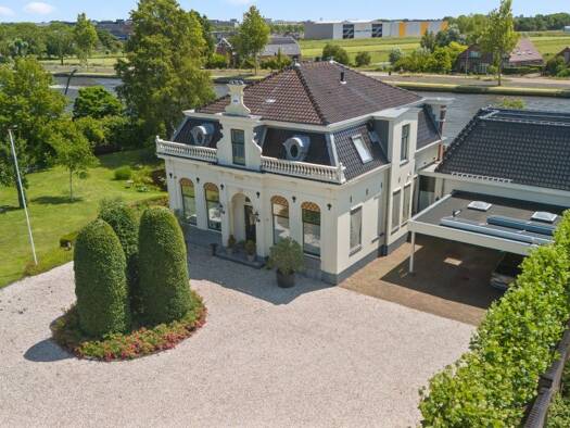 Villa zum Kauf 1.950.000 € 9 Zimmer 297 m² 2.475 m² Grundstück hoogewaard 188 Alphen am Rhein 2396 AP