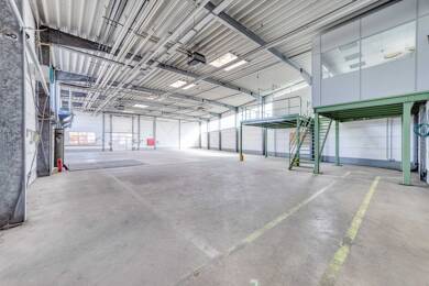 Lagerhalle zur Miete 5,20 € 2.734 m² Lagerfläche teilbar ab 1.400 m² Roden Saarlouis 66740