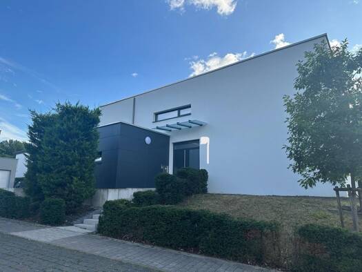 Villa zum Kauf 1.250.000 € 8 Zimmer 254,2 m² 466 m² Grundstück frei ab sofort Pforzheim 75175