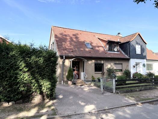 Doppelhaushälfte zum Kauf 189.000 € 4 Zimmer 105 m² 511 m² Grundstück Bergstraße 11 Malkwitz Malente 23714