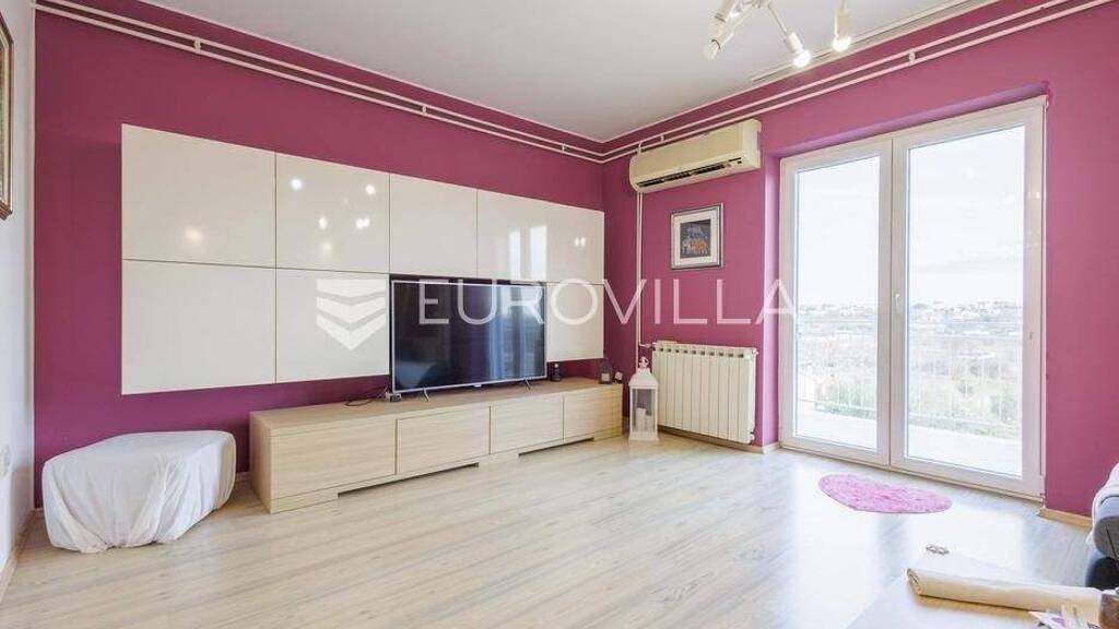 Wohnung zum Kauf 360.000 € 3 Zimmer 165 m² 1. Geschoss Busoler Center