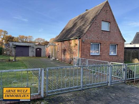 Einfamilienhaus zum Kauf 115.000 € 4 Zimmer 87,2 m² 1.739 m² Grundstück Neustadt-Glewe 19306