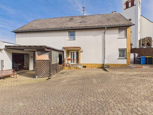 Einfamilienhaus zum Kauf 209.000 € 8 Zimmer 274,6 m² 505 m² Grundstück Bickenbach 56291