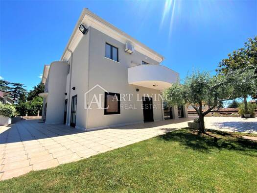 Einfamilienhaus zum Kauf 1.300.000 € 10 Zimmer Umag 52470