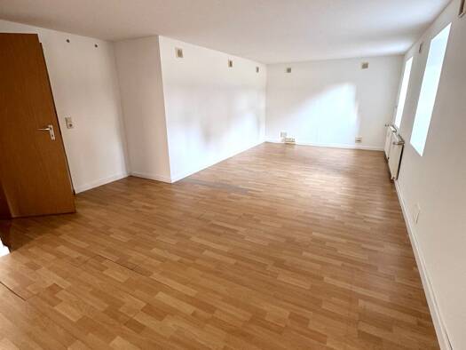 Sonstiges zur Miete 200 € 2 Zimmer 76,7 m² Str.d.Friedens 1 Debschwitz Gera 07548