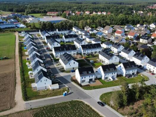 Reihenhaus zur Miete 1.680 € 6 Zimmer 141 m² 174 m² Grundstück frei ab sofort Eckersmühlen Roth 91154