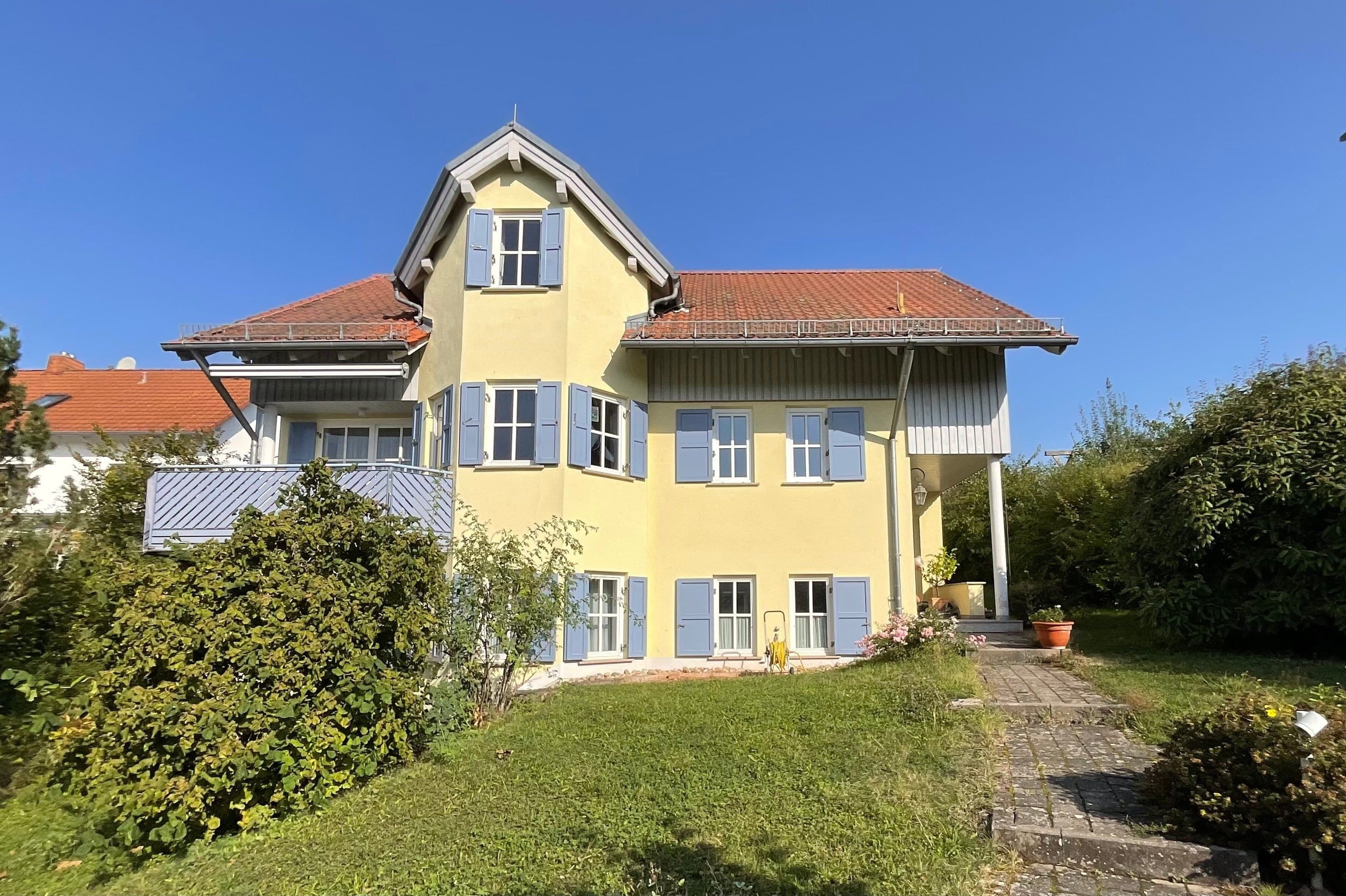 Einfamilienhaus zum Kauf 549.000 € 7,5 Zimmer 196 m²<br/>Wohnfläche 1.020 m²<br/>Grundstück Beiersdorf Coburg 96450