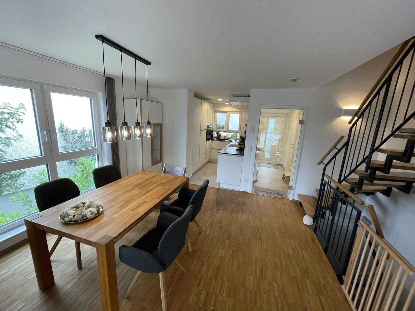 Doppelhaushälfte zum Kauf provisionsfrei 775.000 € 6 Zimmer 159,6 m²<br/>Wohnfläche 195 m²<br/>Grundstück 31.12.2024<br/>Verfügbarkeit Schafhausen Weil der Stadt 71263