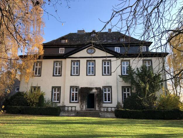 Schloss zum Kauf provisionsfrei 850.000 € 13 Zimmer 720 m² 5.000 m² Grundstück Natzungen Borgentreich 34434