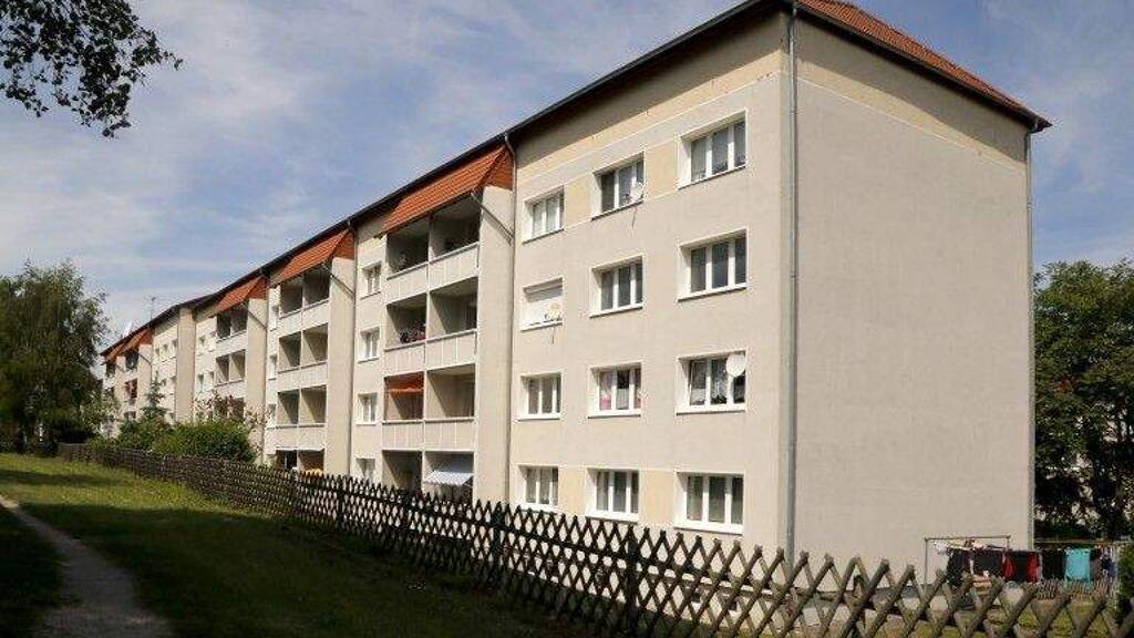 Wohnung zur Miete 284 € 2 Zimmer 49 m² 3. Geschoss Eptinger Rain 76 Mücheln 06249