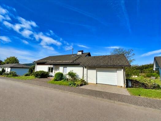 Einfamilienhaus zum Kauf 199.000 € 8 Zimmer 207 m² 1.159 m² Grundstück frei ab 01.10.2026 Würdinghausen Kirchhundem 57399