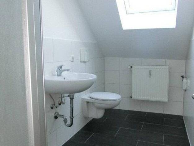 Wohnung zur Miete 250 € 2 Zimmer 37,4 m² 3. Geschoss frei ab 01.01.2027 Schlachthofstraße 38 Glauchau Glauchau 08371