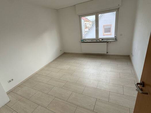 Wohnung zur Miete 730 € 2 Zimmer 60 m² Geschoss 1/2 frei ab sofort Mundenheim Ludwigshafen am Rhein 67065