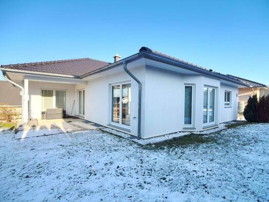Bungalow zum Kauf provisionsfrei 879.000 € 6 Zimmer 247 m² 574 m² Grundstück Knittlingen 75438