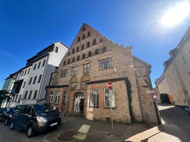 Wohn- und Geschäftshaus zum Kauf als Kapitalanlage geeignet 2.400.000 € 1.236 m² 716 m² Grundstück Stadtmitte Rostock 18055