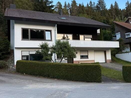 Einfamilienhaus zur Miete 1.200 € 10 Zimmer 180 m² 320 m² Grundstück Obernheimer Straße 32 Reichenbach am Heuberg 78564